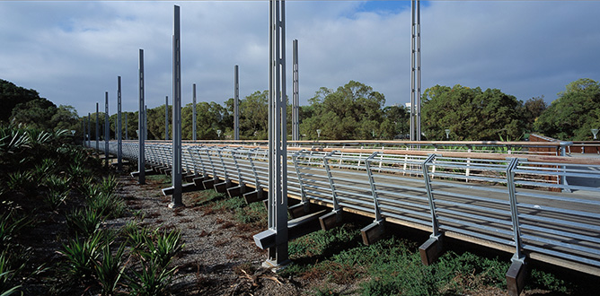 pedestrian bridge birrarung marr