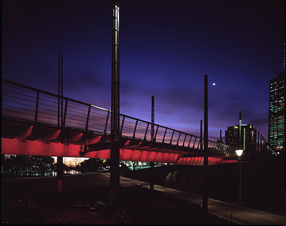 pedestrian bridge birrarung marr